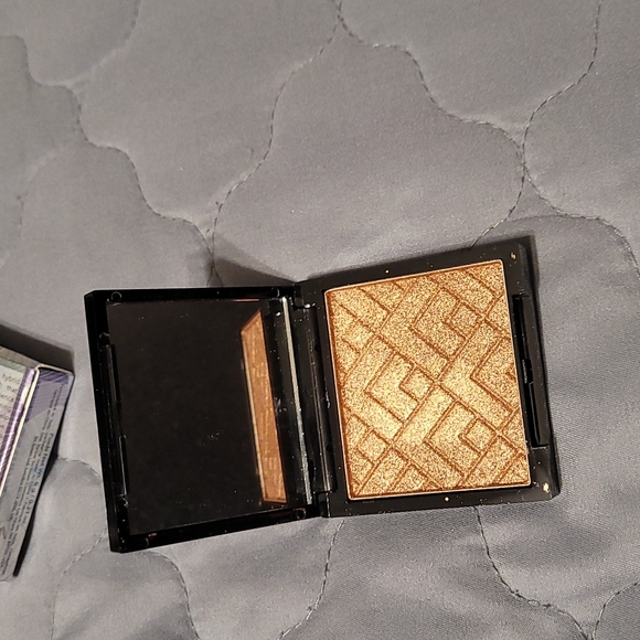 Halo on High Luminizing Powder-Cream by So Susan Cosmetics in Candles & Kisses - Picture 7 of 8